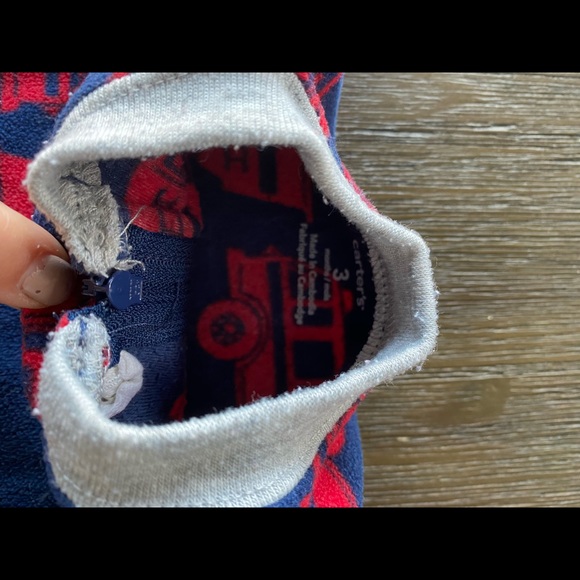 🎉 Carters Boy firetruck fleece sleeper - Picture 2 of 3